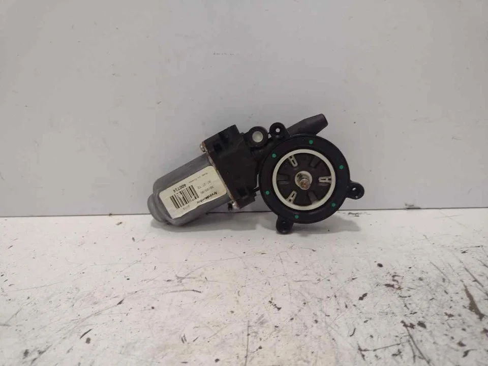 Foto de MOTOR ELEVALUNAS DELANTERO DERECHO NISSAN PRIMERA BERLINA (P12) 1.9 16V Turbodiesel CAT (120 CV / 88 KW) referencia 400714