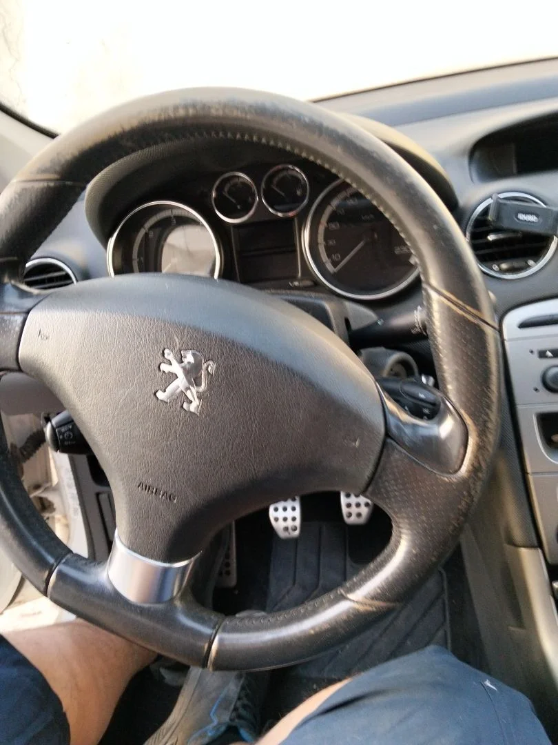 Foto de VOLANTE PEUGEOT 308 SW 1.6 HDi FAP CAT (9HZ / DV6TED4) (109 CV / 80 KW)