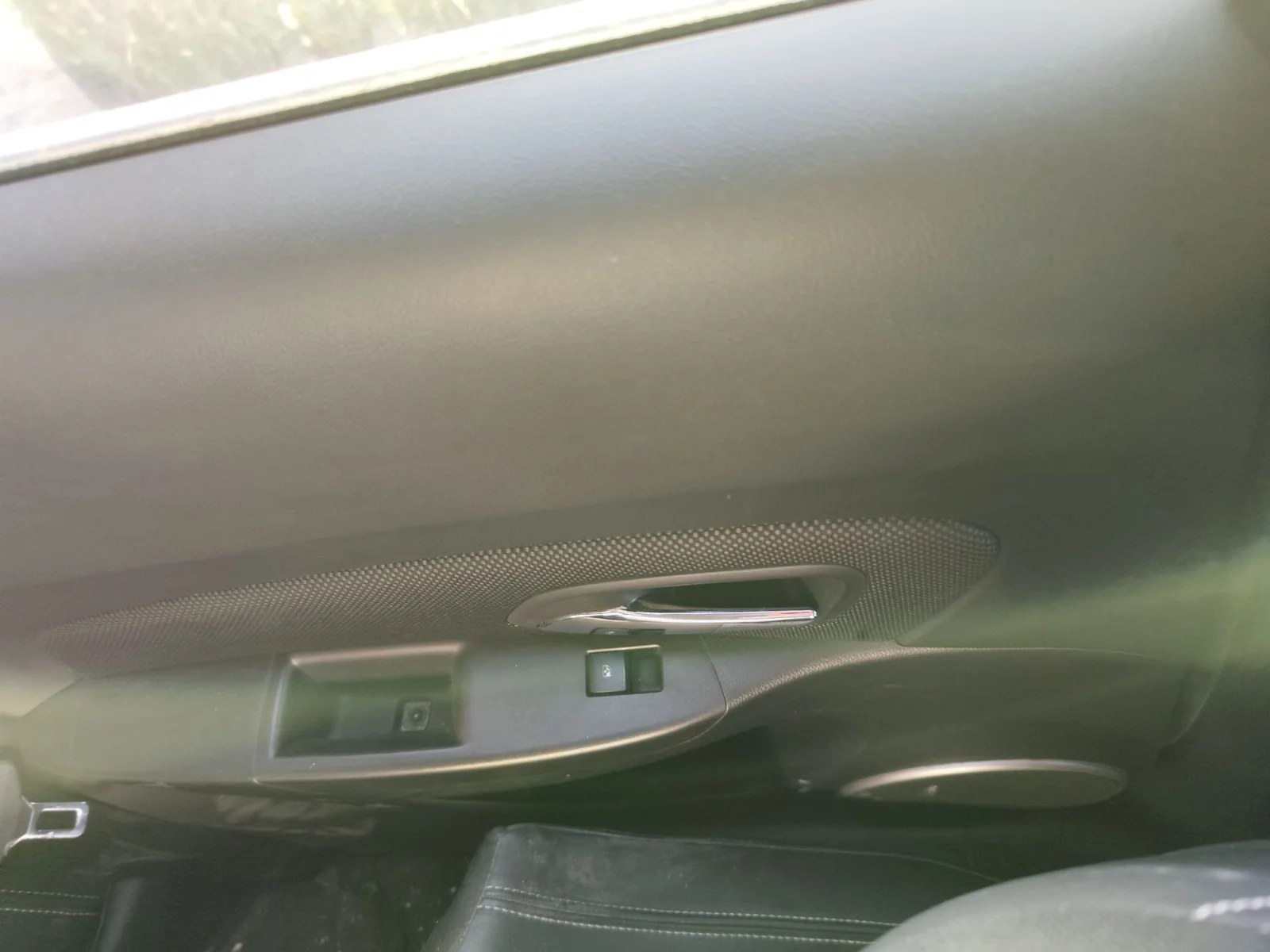 Foto de MANDO ELEVALUNAS TRASERO IZQUIERDO CHEVROLET CRUZE 2.0 Diesel CAT (163 CV / 120 KW)