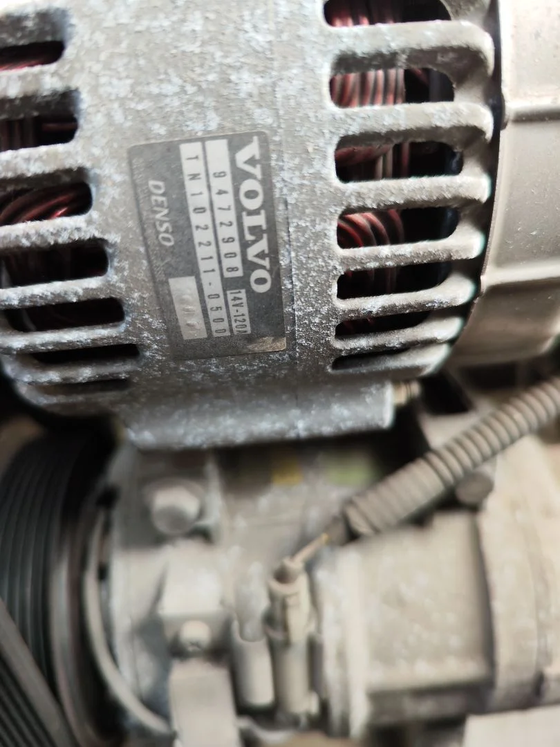 Foto de ALTERNADOR VOLVO S40 BERLINA 1.6 CAT (109 CV / 80 KW)