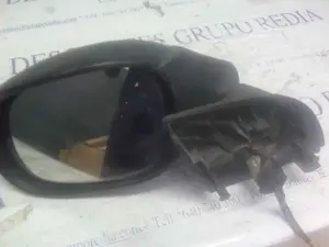 Foto de RETROVISOR IZQUIERDO CITROEN C3 1.4 HDi (68 CV / 50 KW)