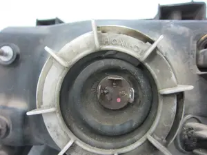 Foto de FARO DERECHO NISSAN ALMERA (N15) 2.0 Diesel (75 CV / 55 KW) referencia E139261 foto 6