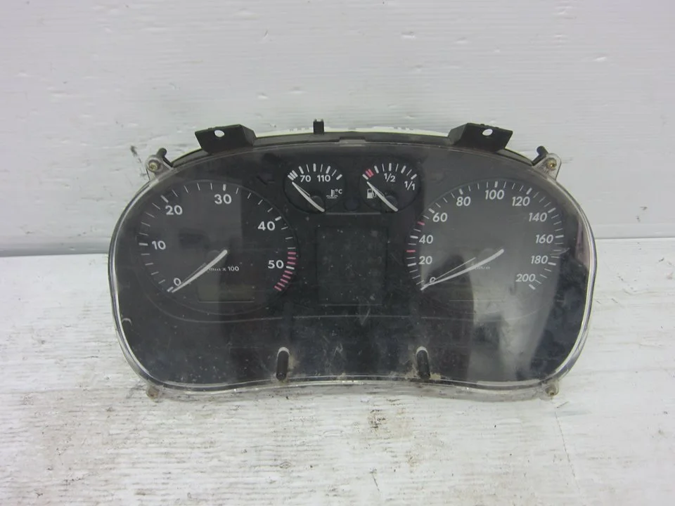 Foto de CUADRO INSTRUMENTOS VOLKSWAGEN POLO III (6N1) 1.9 Diesel (64 CV / 47 KW) referencia 5392326610