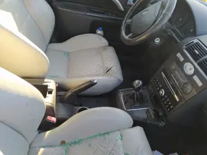 Foto de ENGANCHE CINTURON DELANTERO DERECHO FORD MONDEO BERLINA (GE) 2.0 TDCi CAT (131 CV / 96 KW)