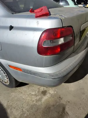 Foto de PILOTO TRASERO IZQUIERDO VOLVO S40 BERLINA 1.9 Diesel CAT (116 CV / 85 KW)