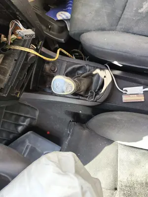 Foto de PALANCA CAMBIO SEAT IBIZA (6L1) 1.9 TDI (101 CV / 74 KW)