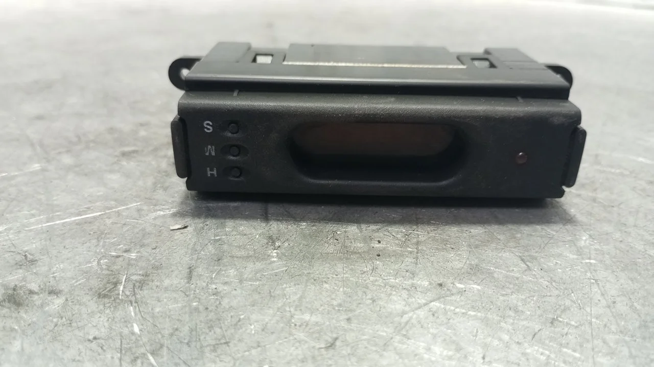Foto de PANTALLA MULTIFUNCION DAEWOO LANOS referencia 96236123