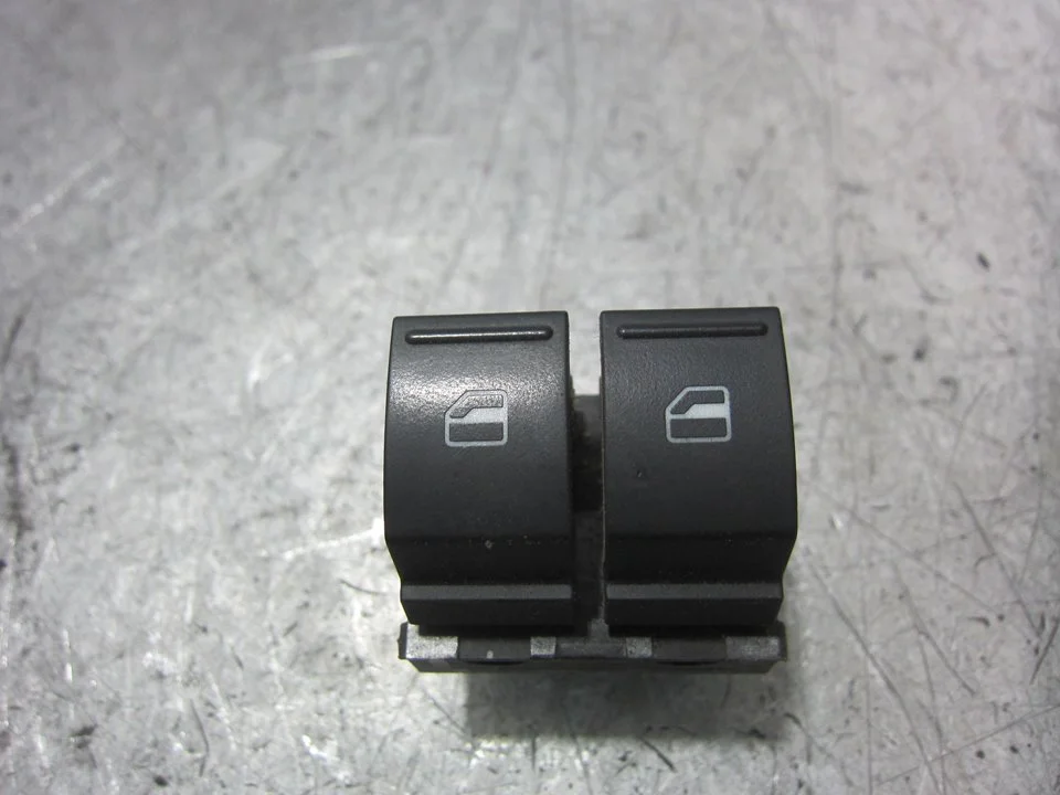 Foto de MANDO ELEVALUNAS DELANTERO IZQUIERDO SEAT IBIZA SC (6J1) referencia 1K3959857C