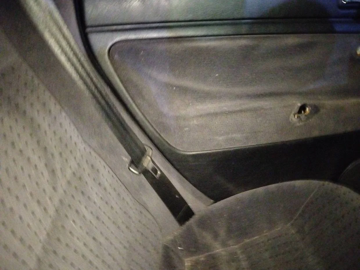 Foto de CERRADURA PUERTA TRASERA IZQUIERDA VOLKSWAGEN PASSAT BERLINA (3B2) 1.9 TDI (110 CV / 81 KW) referencia 3B4839016AL