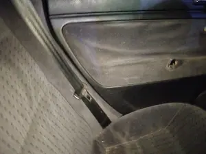 Foto de CERRADURA PUERTA TRASERA IZQUIERDA VOLKSWAGEN PASSAT BERLINA (3B2) 1.9 TDI (110 CV / 81 KW) referencia 3B4839016AL