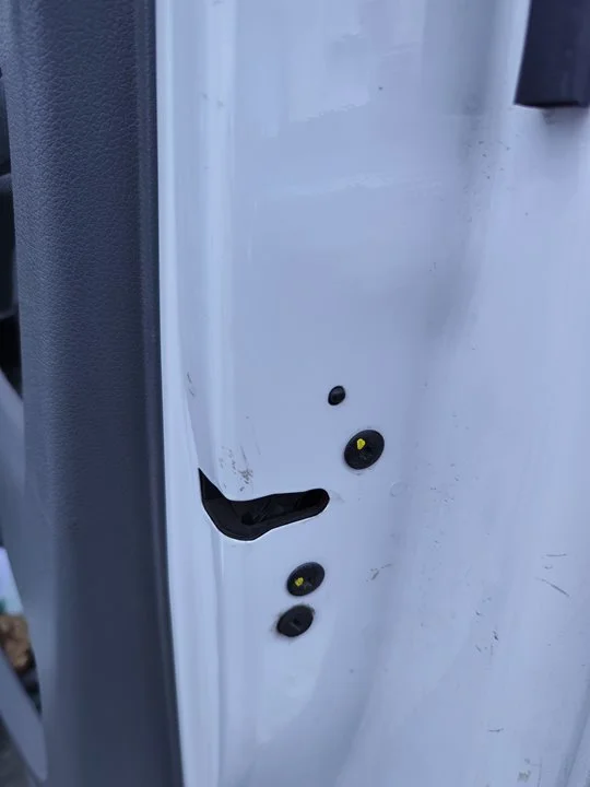 Foto de CERRADURA PUERTA DELANTERA DERECHA FIAT SCUDO (506) FURGON 1.5 (100 CV / 75 KW) referencia 9808414080