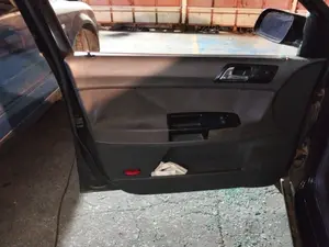Foto de GUARNECIDO PUERTA DELANTERA IZQUIERDA VOLKSWAGEN POLO IV (9N1)