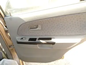 Foto de GUARNECIDO PUERTA TRASERA DERECHA KIA RIO (BC) 1.3 CAT (75 CV / 55 KW) referencia 83302FD010E1AS
