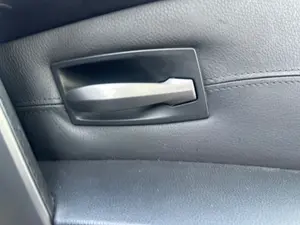 Foto de MANETA INTERIOR DELANTERA DERECHA BMW SERIE 5 BERLINA (E60) 3.0 24V CAT (231 CV / 170 KW) referencia 51217076248