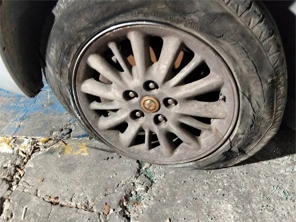 Foto de LLANTA CHRYSLER VOYAGER (RG)