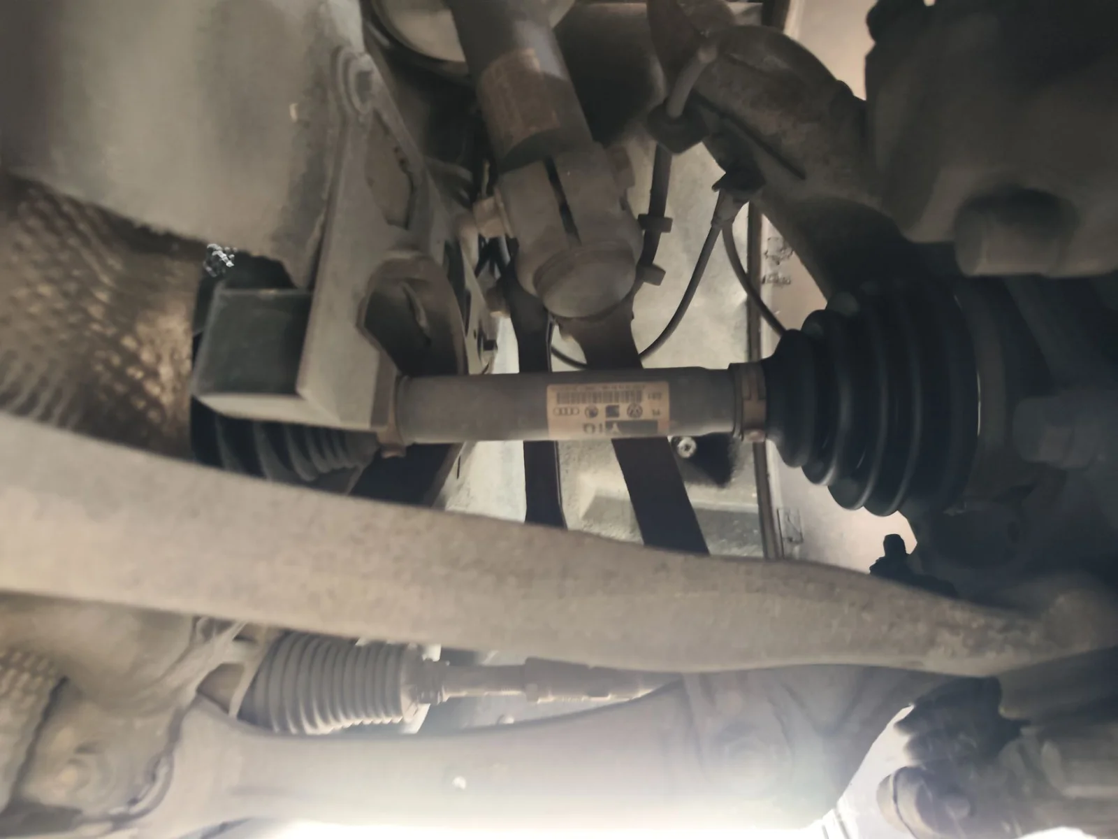 Foto de TRANSMISION DELANTERA IZQUIERDA AUDI A4 BERLINA (8K2) 2.0 16V TDI (143 CV / 105 KW)