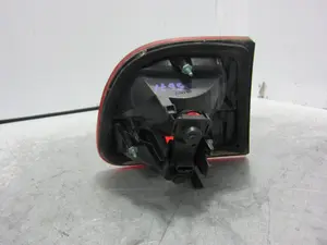Foto de PILOTO TRASERO IZQUIERDO INTERIOR SEAT LEON (1M1) 1.8 20V (125 CV / 92 KW) referencia 1M6945259 foto 2