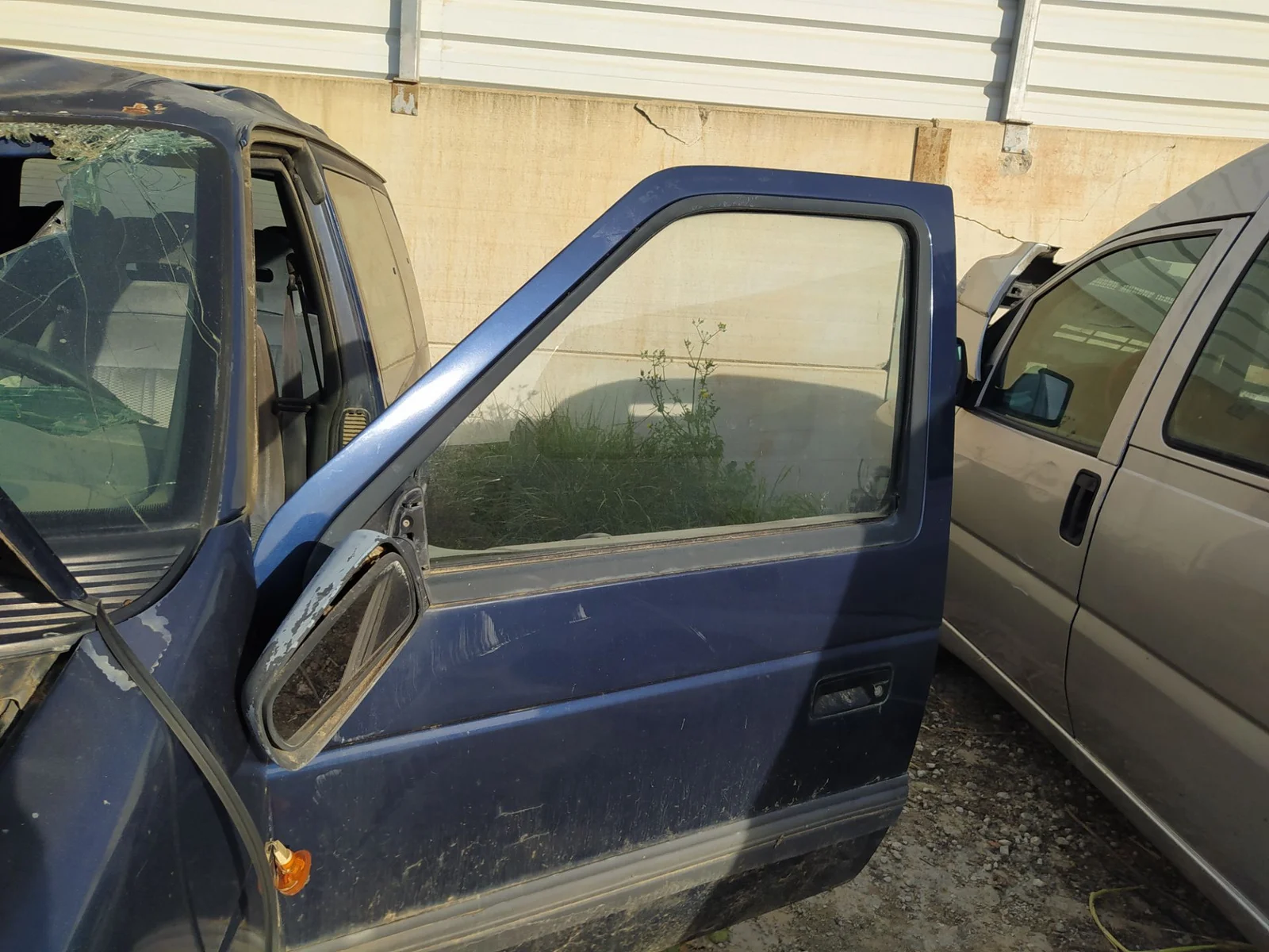 Foto de LUNA DELANTERA IZQUIERDA CHRYSLER VOYAGER GS 2.5 Turbodiesel (116 CV / 85 KW)