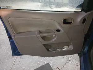 Foto de GUARNECIDO PUERTA DELANTERA IZQUIERDA FORD FIESTA (CBK) 1.25 16V CAT (69 CV / 51 KW) referencia 1378870