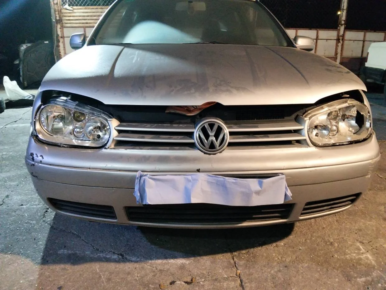 Foto de PANEL FRONTAL VOLKSWAGEN GOLF IV BERLINA (1J1)(10.1997)