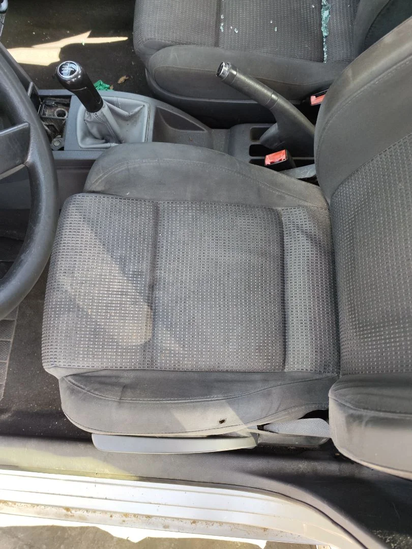 Foto de ASIENTO DELANTERO IZQUIERDO VOLKSWAGEN POLO IV (9N1) 1.4 16V (75 CV / 55 KW)