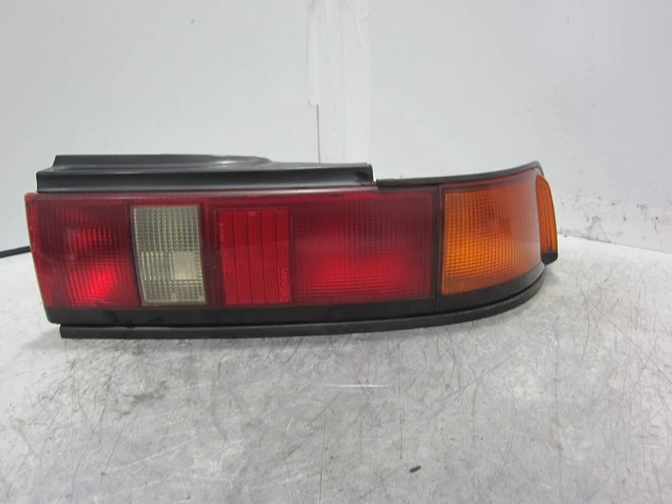 Foto de PILOTO TRASERO DERECHO TOYOTA MR 2 G 2.0 ( 00 CV/147W) referencia 3308105R