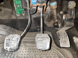 Foto de BOMBIN EMBRAGUE FORD FOCUS FAMILIAR (CAK) 1.8 TDCi Turbodiesel CAT (116 CV / 85 KW)