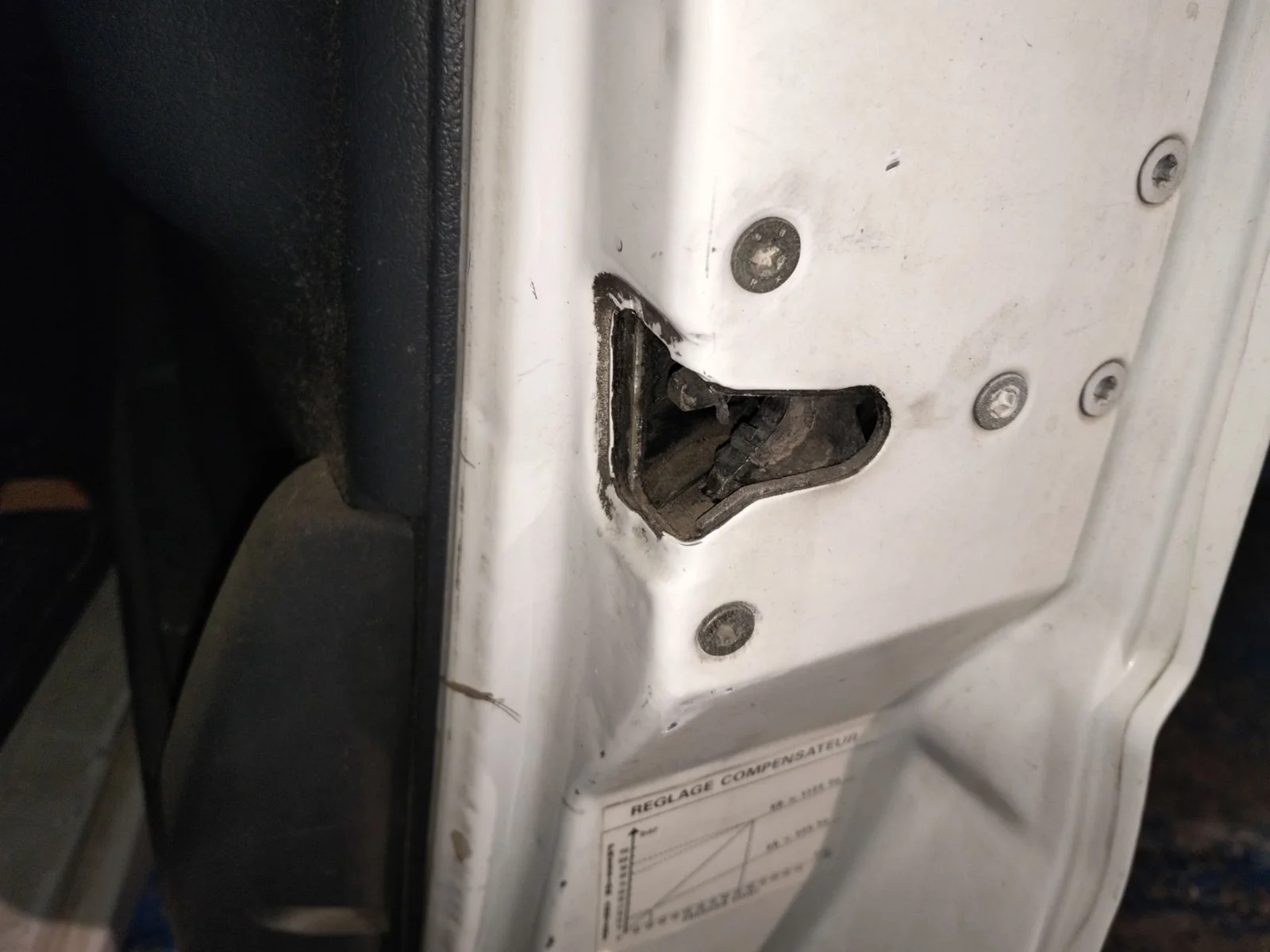 Foto de CERRADURA PUERTA DELANTERA DERECHA PEUGEOT EXPERT FURGÓN COMFORT (1995)
