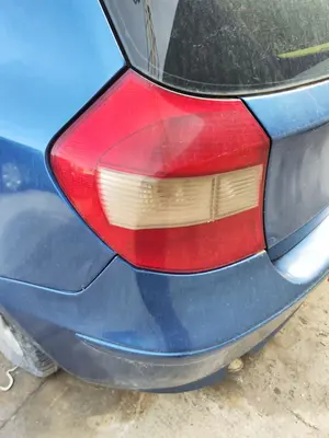 Foto de PILOTO TRASERO IZQUIERDO BMW SERIE 1 BERLINA (E81/E87) 2.0 16V Diesel CAT (122 CV / 90 KW) referencia 63216924501 foto 2