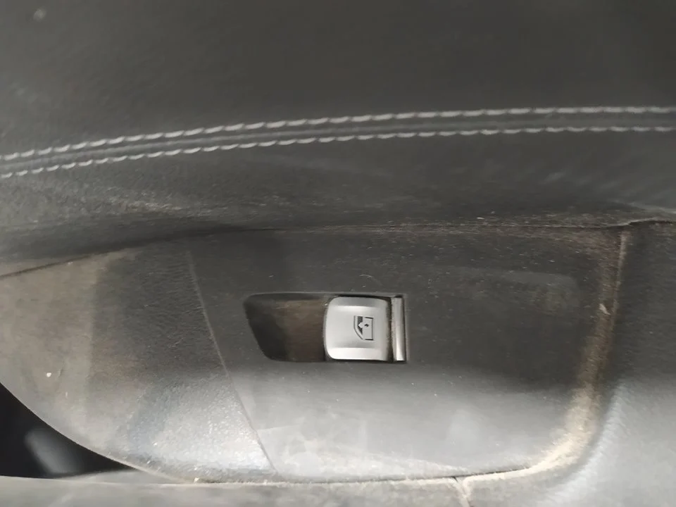 Foto de MANDO ELEVALUNAS TRASERO DERECHO BMW SERIE X3 (G01) 3.0 24V Turbodiesel (265 CV / 195 KW) referencia 929945702