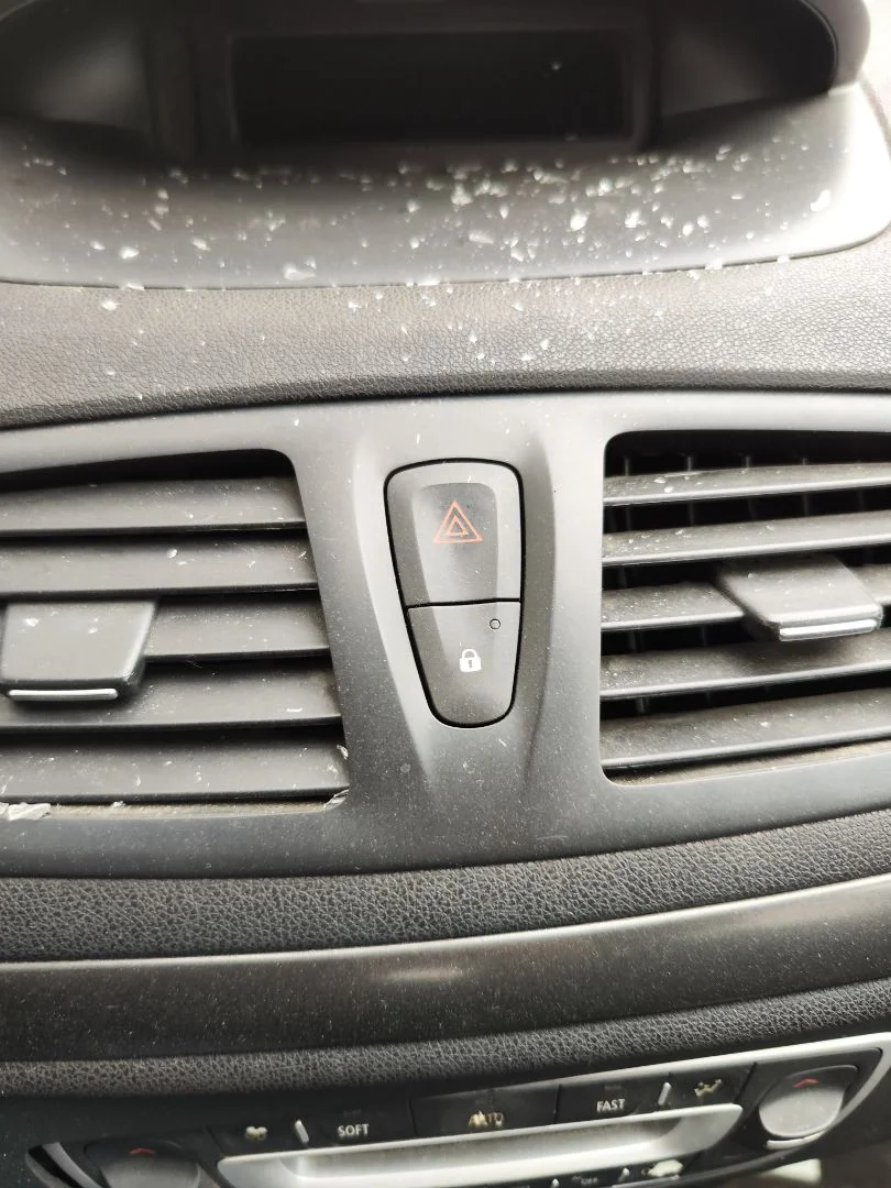 Foto de WARNING RENAULT MEGANE III BERLINA 5P 1.5 dCi Diesel FAP (110 CV / 81 KW)