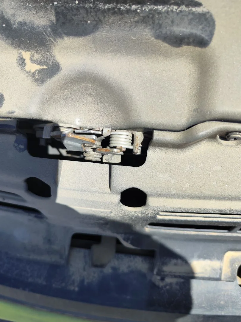 Foto de CERRADURA CAPO CITROEN XSARA BERLINA 2.0 HDi CAT (RHY / DW10TD) (90 CV / 66 KW)