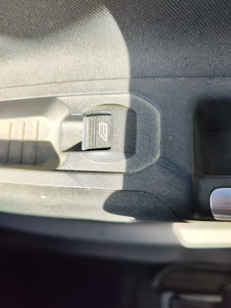 Foto de MANDO ELEVALUNAS DELANTERO DERECHO FORD C-MAX (CB7) 1.6 TDCi CAT (116 CV / 85 KW)