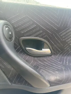 Foto de MANETA INTERIOR DELANTERA DERECHA RENAULT LAGUNA II (BG0) 2.0  (135 CV / 99 KW) referencia 8200000724