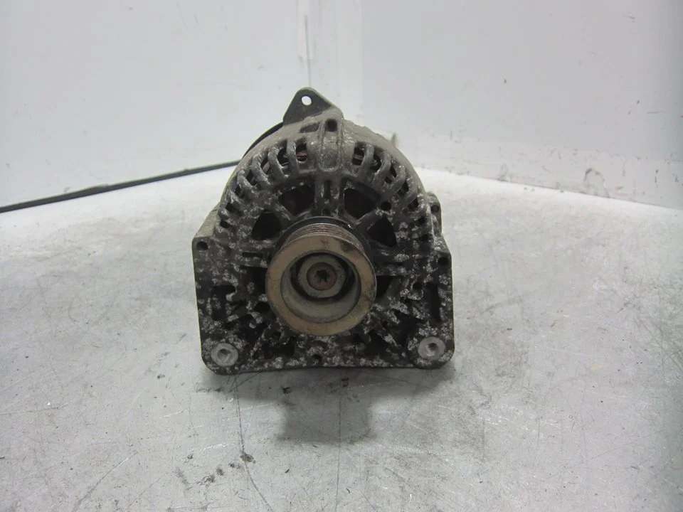 Foto de ALTERNADOR RENAULT MEGANE II COUPE/CABRIO 1.9 dCi Diesel (120 CV / 88 KW) referencia 8200290215