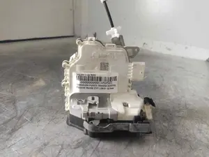 Foto de CERRADURA PUERTA TRASERA DERECHA PORSCHE MACAN (95BA) referencia 8K0839016F