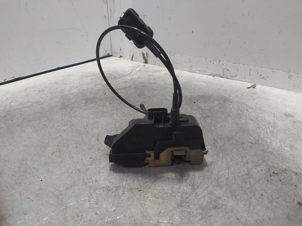 Foto de CERRADURA PUERTA DELANTERA IZQUIERDA RENAULT SCENIC II 1.6 16V (113 CV / 83 KW) referencia 119122