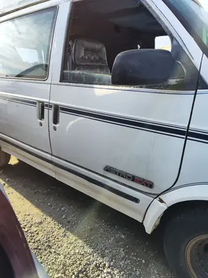 Foto de PUERTA DELANTERA DERECHA CHEVROLET ASTRO VAN 4.3 V6 CAT (189 CV / 139 KW)
