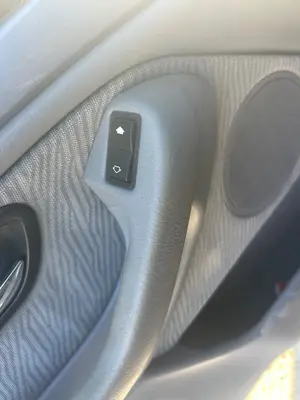 Foto de MANDO ELEVALUNAS DELANTERO IZQUIERDO BMW SERIE 5 TOURING (E39) 2.0 24V (150 CV / 110 KW)