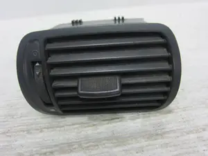 Foto de REJILLA AIREADORA AUDI A3 (8L) 1.9 TDI (110 CV / 81 KW) referencia 8L0820901 foto 5