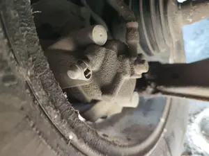 Foto de PINZA DE FRENO DELANTERA DERECHA OPEL ZAFIRA A 2.0 DTI (101 CV / 74 KW) referencia 93176427