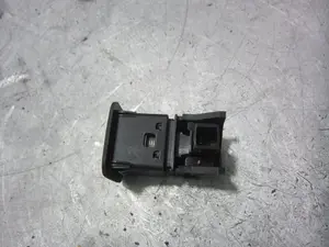 Foto de INTERRUPTOR TOYOTA AVENSIS CROSS SPORT (T27) 1.8 16V CAT (147 CV / 108 KW) foto 2