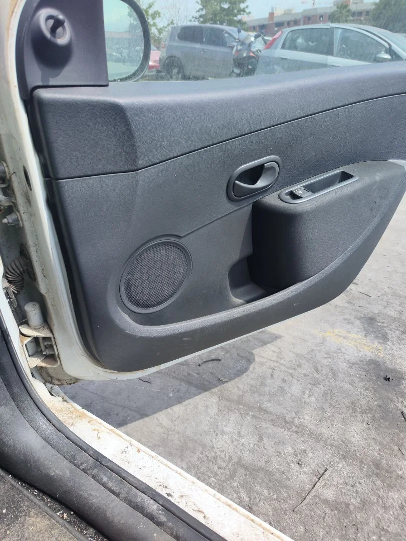 Foto de ELEVALUNAS DELANTERO DERECHO RENAULT CLIO III 1.2 16V (75 CV / 55 KW)