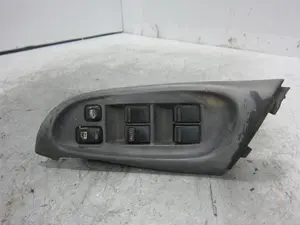 Foto de MANDO ELEVALUNAS DELANTERO IZQUIERDO NISSAN ALMERA (N16/E) 2.2 16V Turbodiesel CAT (110 CV / 81 KW) referencia 80961