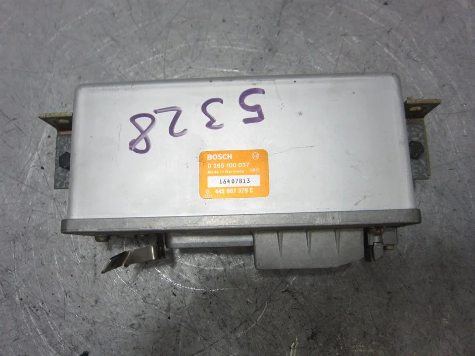 Foto de CENTRALITA ABS AUDI 100 AVANT (C4) 2.3 (133 CV / 98 KW) referencia 0265100037