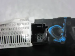 Foto de MANDO ELEVALUNAS DELANTERO IZQUIERDO CITROEN C4 PICASSO 2.0 HDi FAP CAT (RHR / DW10BTED4) (136 CV / 100 KW) referencia 96639383ZD foto 3