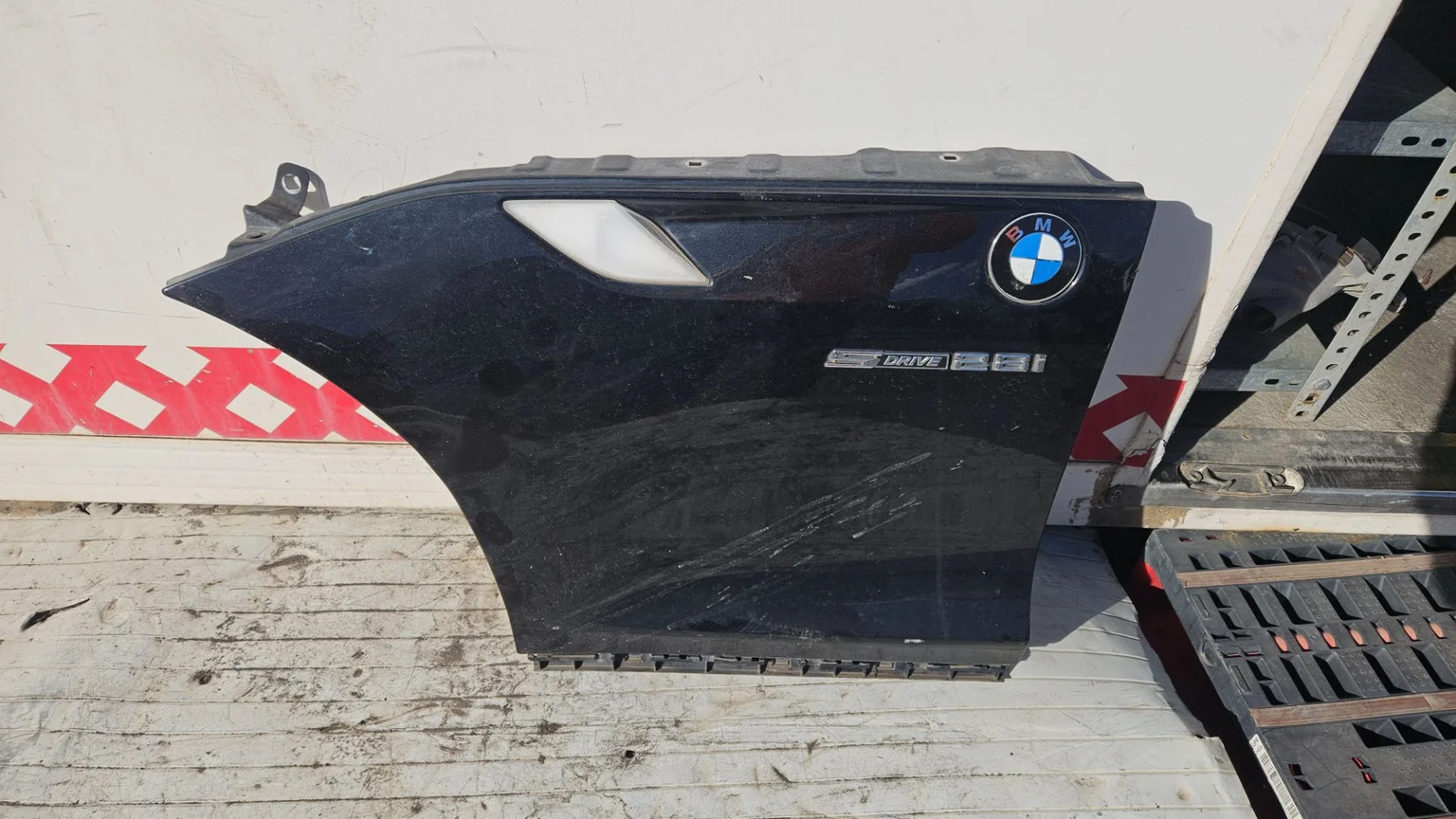Foto de ALETA DELANTERA IZQUIERDA BMW SERIE Z4 ROADSTER (E89) 2.0 TwinTurbo (245 CV / 180 KW) referencia 41007347285