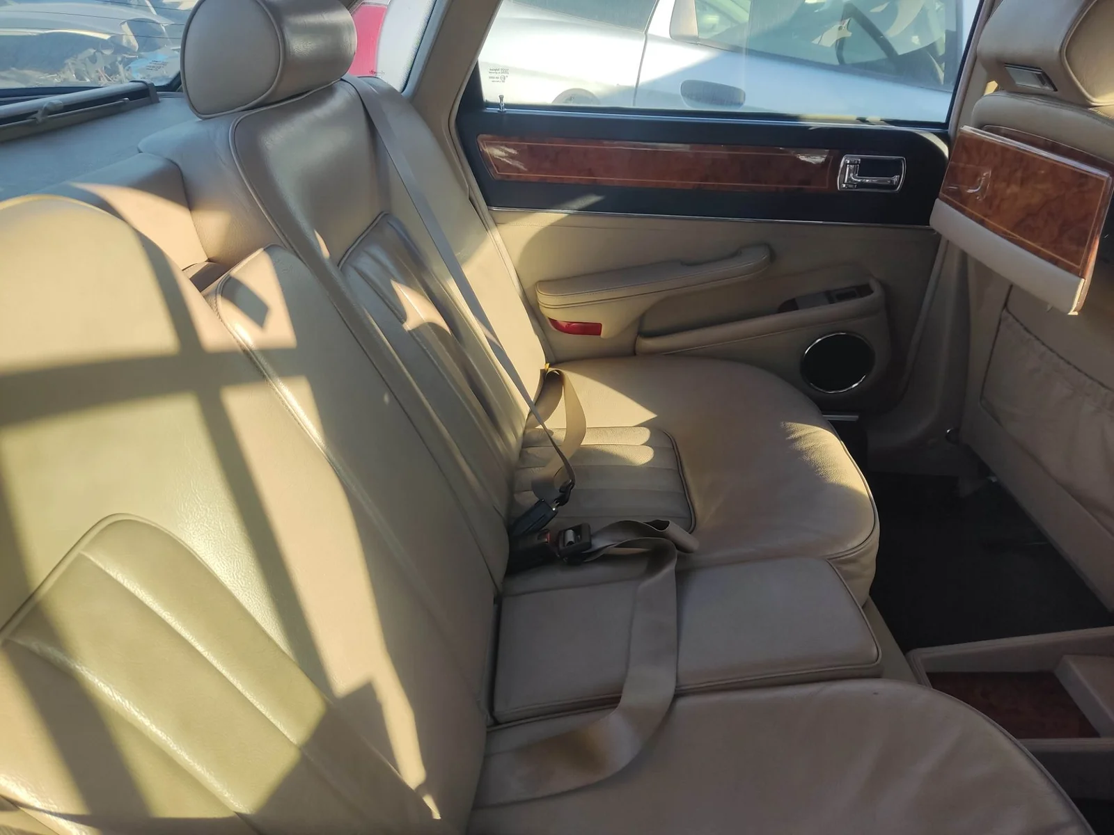 Foto de CINTURON SEGURIDAD TRASERO IZQUIERDO JAGUAR XJ 4.0 CAT (222 CV / 163 KW)