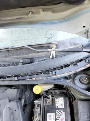 Foto de BRAZO LIMPIA DELANTERO IZQUIERDO CITROEN C3 1.4 HDi (68 CV / 50 KW) referencia 6429T9