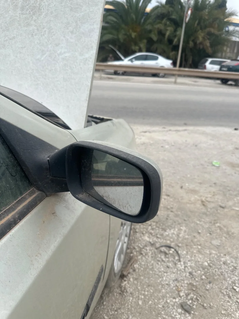 Foto de RETROVISOR DERECHO RENAULT LAGUNA II (BG0) 2.0 (135 CV / 99 KW)